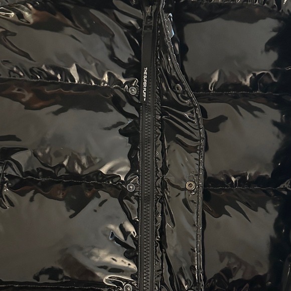 The Super Puff Aritzia Jacket - Picture 4 of 5